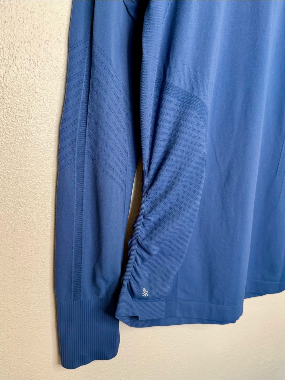 Athleta Speedlight Seamless Long Sleeve Top Blue Women's Size XL Med-Hi Impact - Picture 15 of 16